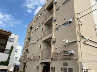 三輝本マンションの物件外観写真